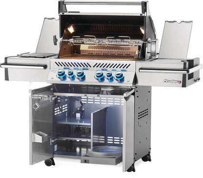 Prestige PRO 500 RSIB grill open lid showing cooking grates and burners