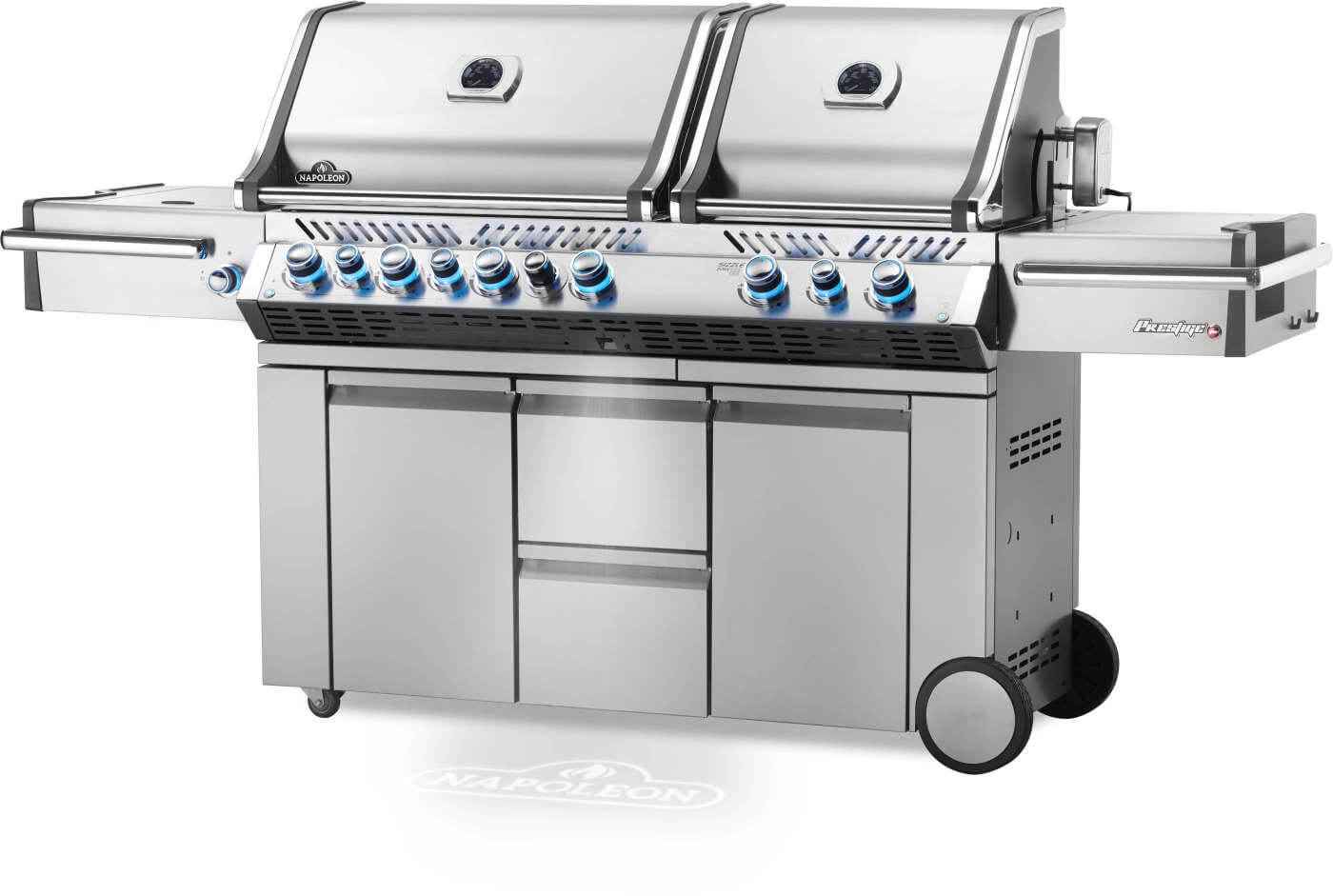 Prestige PRO 825 RSBI grill detail shot of control panel and knobs