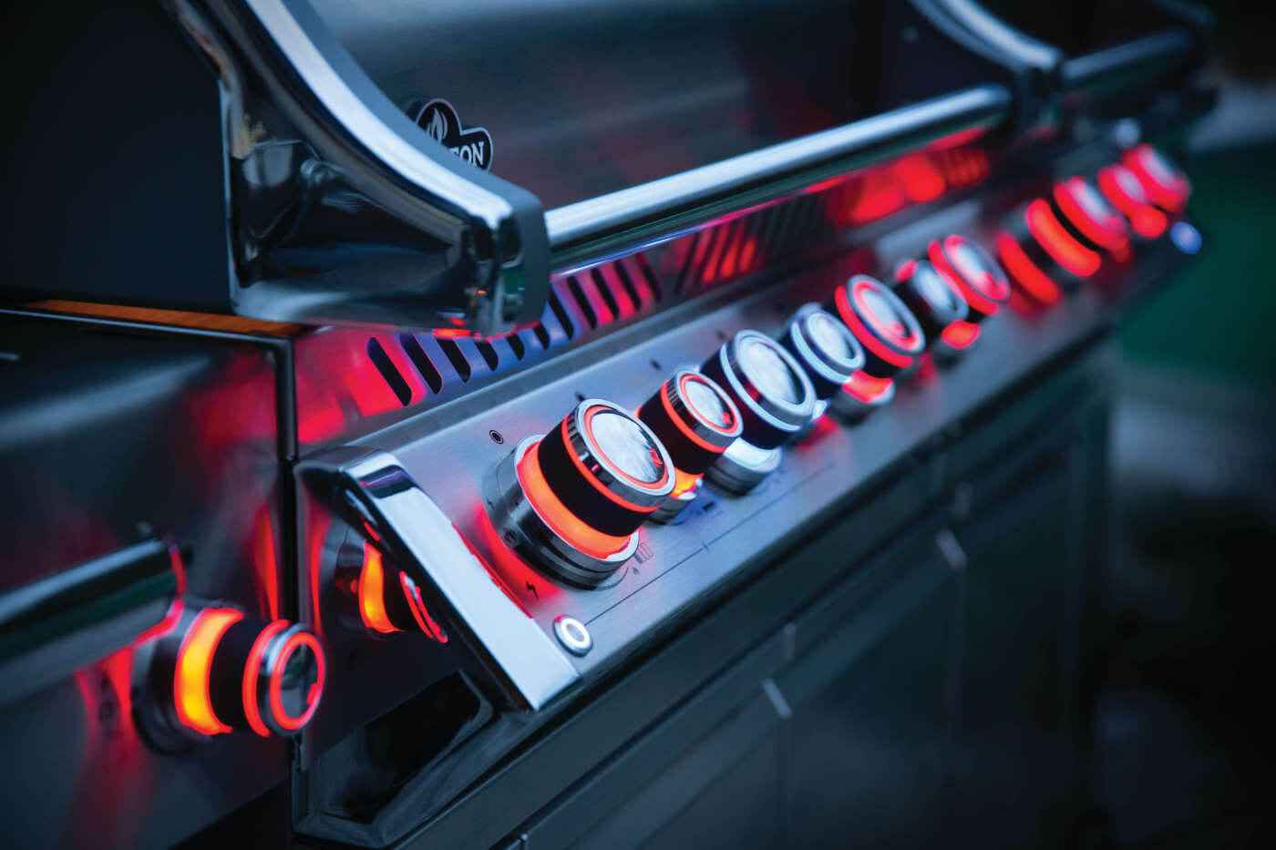 Prestige PRO 825 RSBI grill detail shot of control panel and knobs